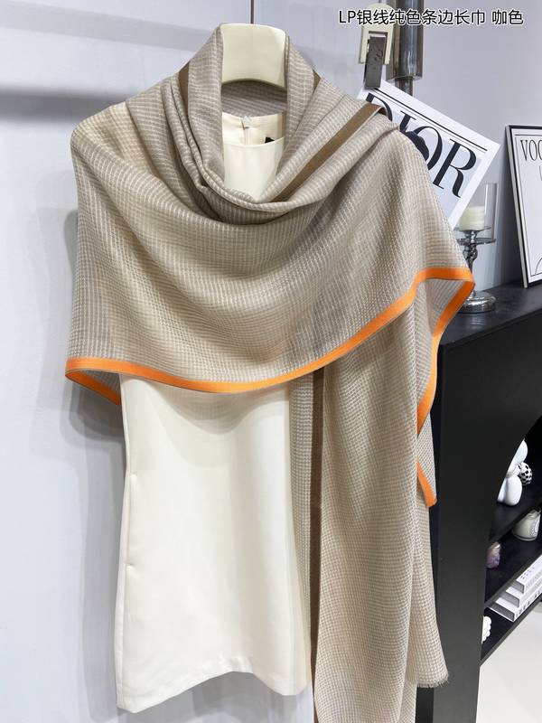 Loro Piana Scarf LPC00053 Loro Piana Scarf LPC00053